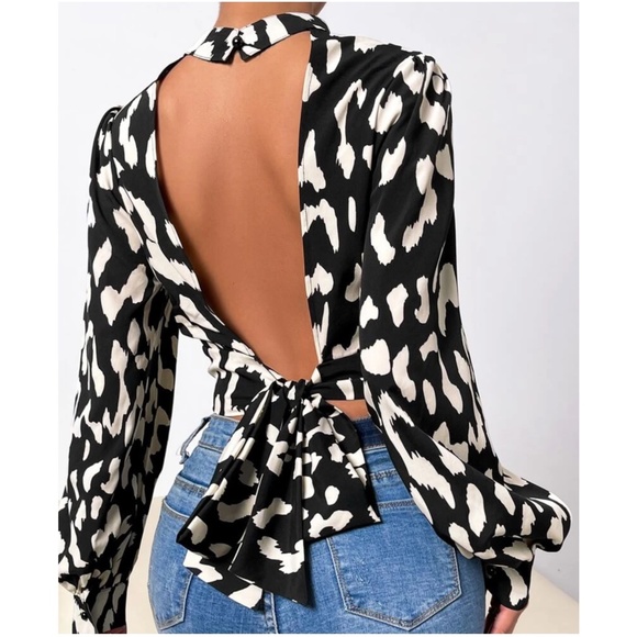Leopard print mock neck open back crop top - Picture 1 of 6
